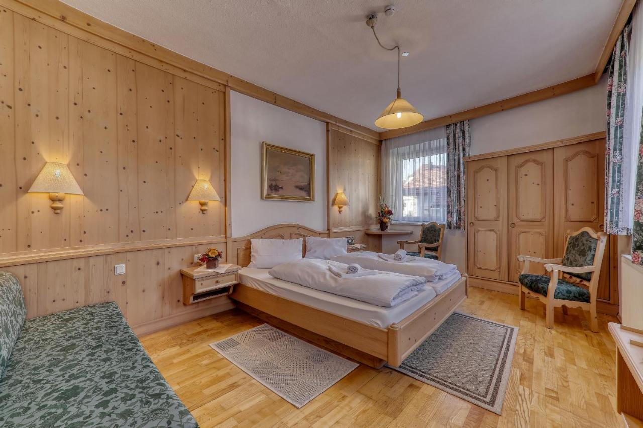 Hotel Bayerischer Hof 보덴마이스 외부 사진